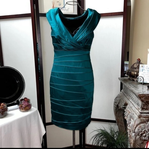 V-neck Draped Dress - Picture 1 of 9